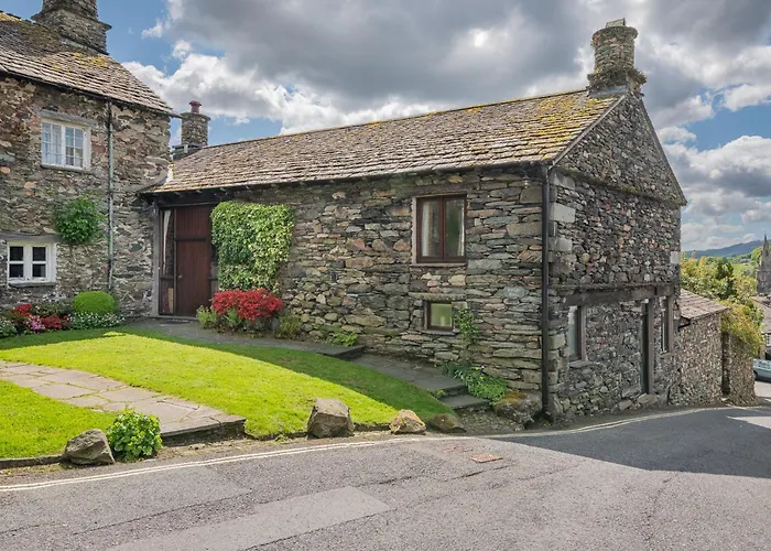 Dwarf Hall - Central Ambleside